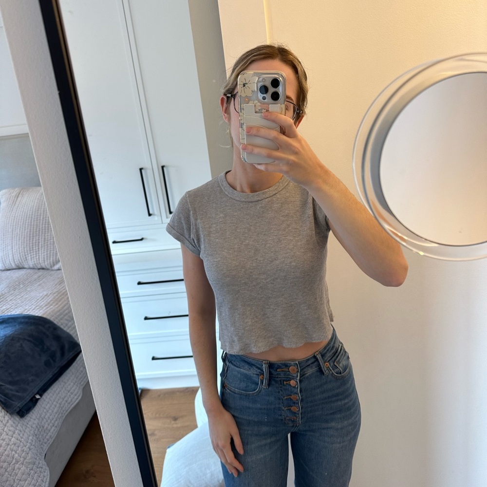 Brandy Melville t-shirt